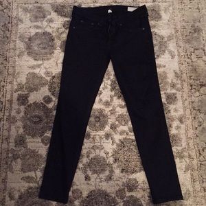 Rag and Bone black lowrise Ankle length jean sz 28